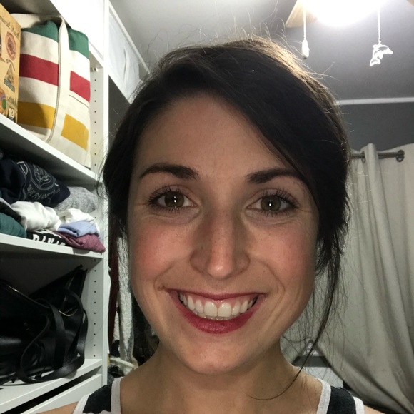 Meet your Posher, Anna - Picture 1 of 1